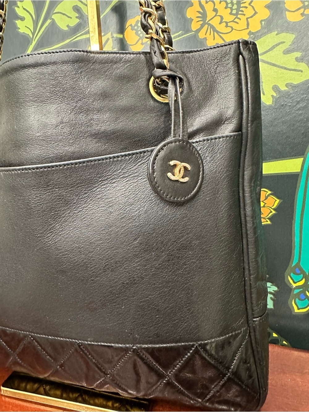 Vintage Chanel Black Lambskin Chain Tote Bag CC Medallion Quilted Trim | Italy - Picture 5 of 15